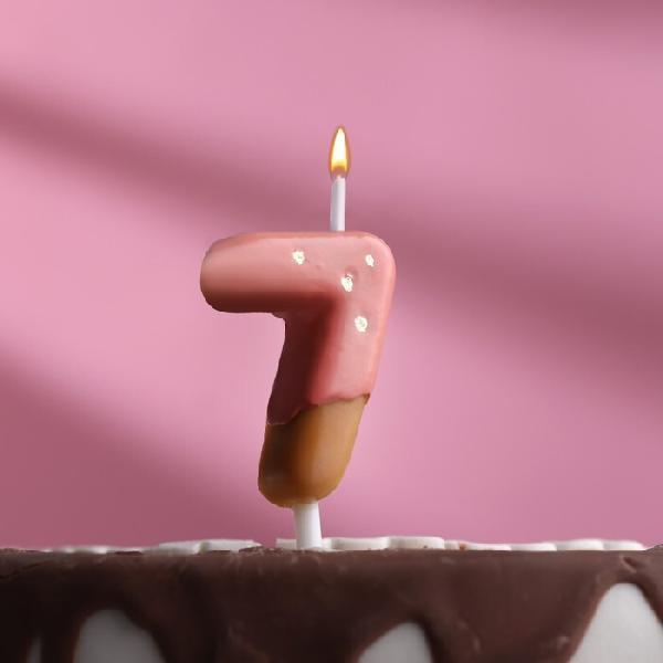 Свеча в торт "Клубничная глазурь", цифра "7", розовая   7003964