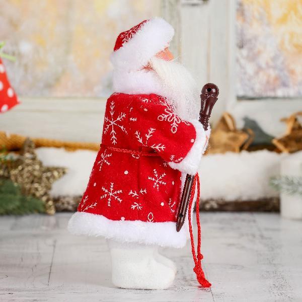 Дед Мороз, в красной шубе и валенках, с посохом   1111400